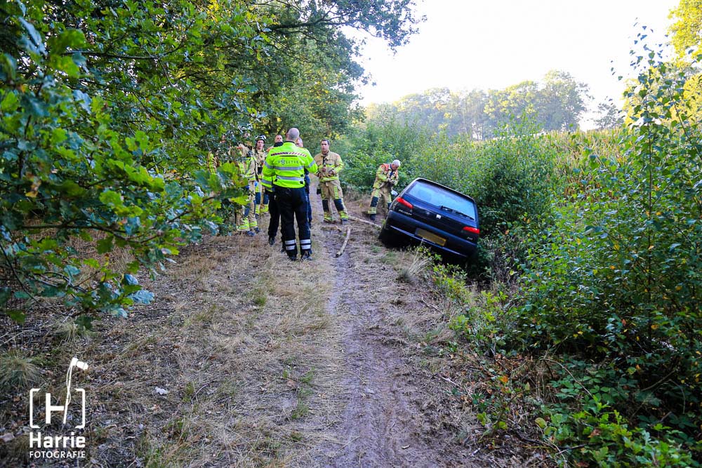auto in sloot_2684.jpg